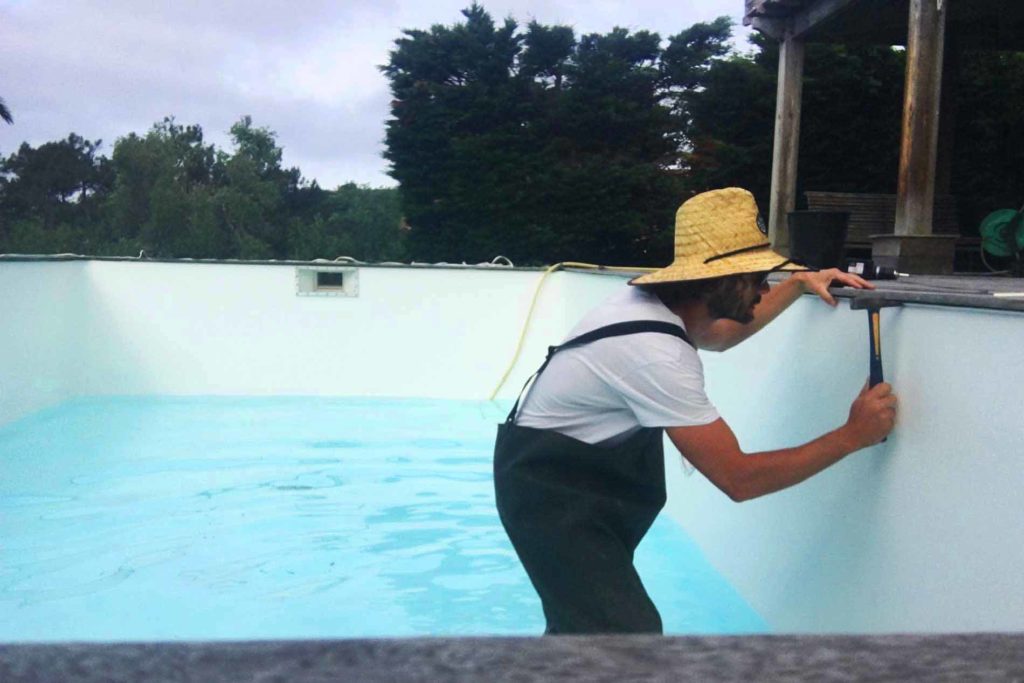 Installation du jonc de blocage piscine par Stéphane Pingeot Dans l'O Piscine
